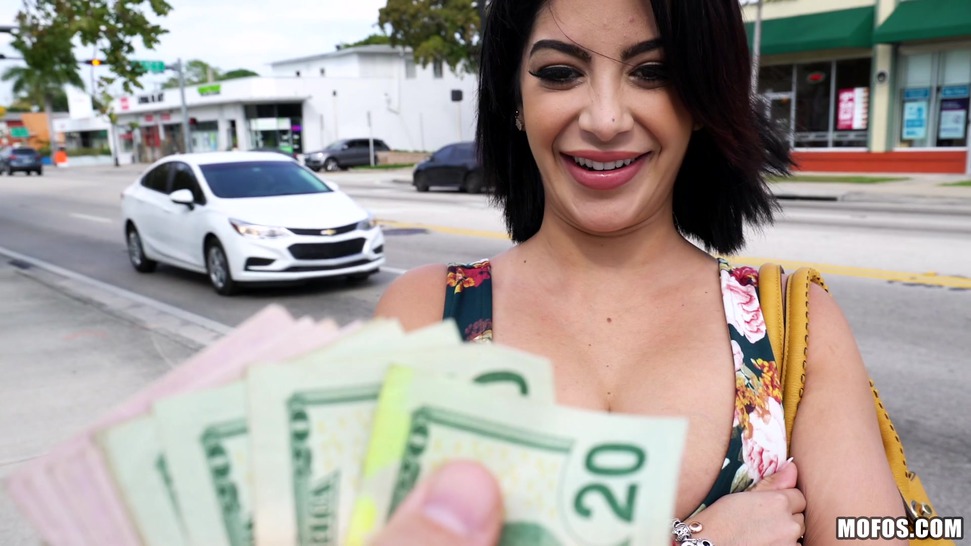 Sexy Latina Loves Cash 03