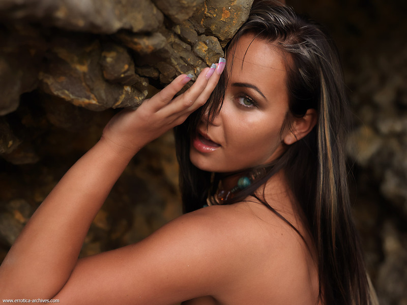 Sexy Babe Nataly Posing Nude On The Rocks 13