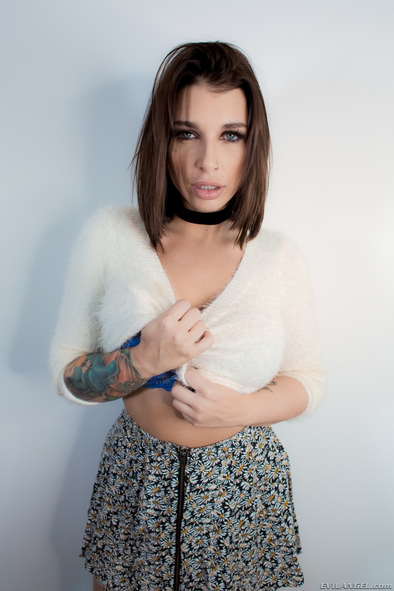 Porn Habit Earns Ivy Anal Manhandling 03