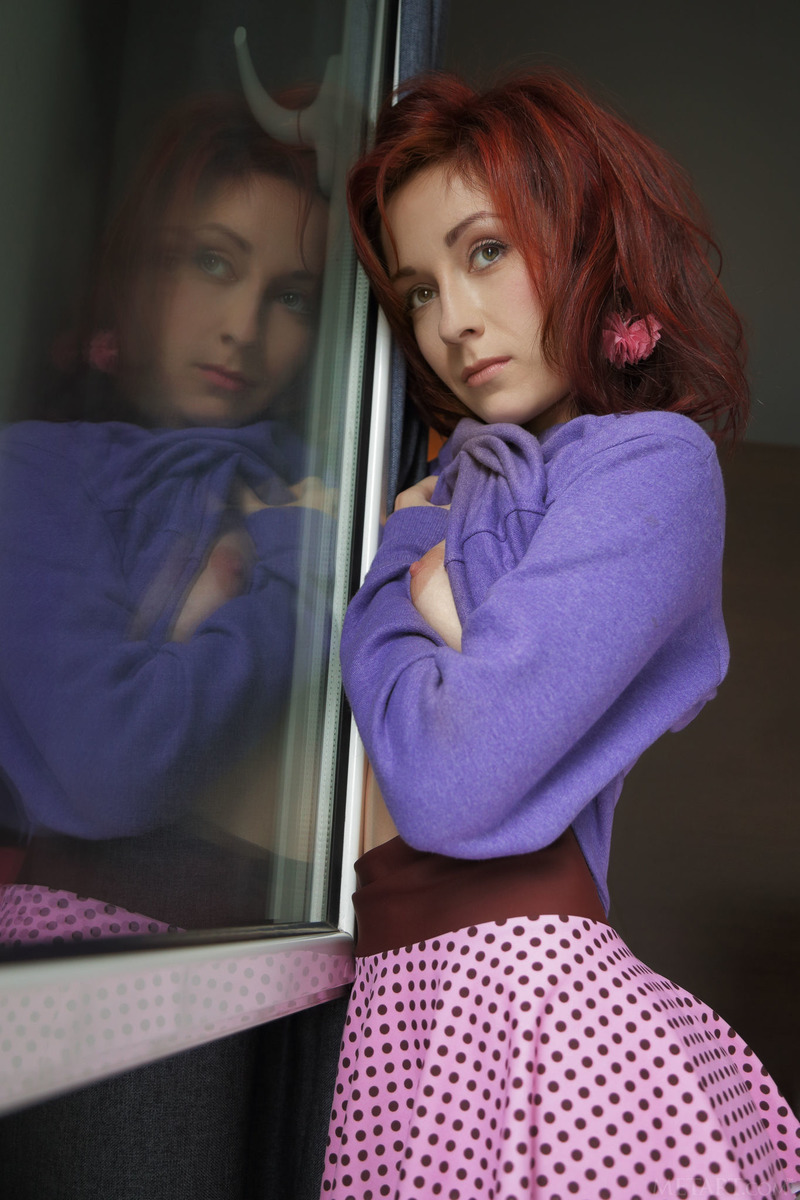 Sexy Redhead Babe Night 00