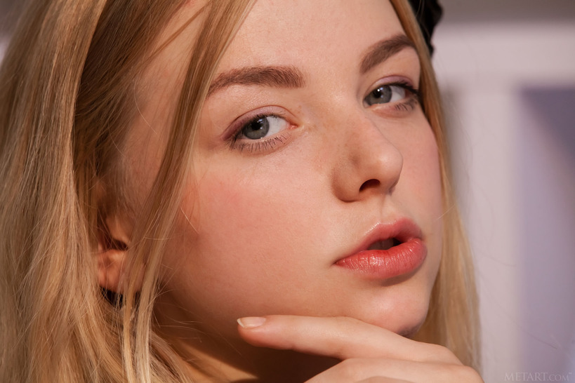 buxom blonde beauty 04