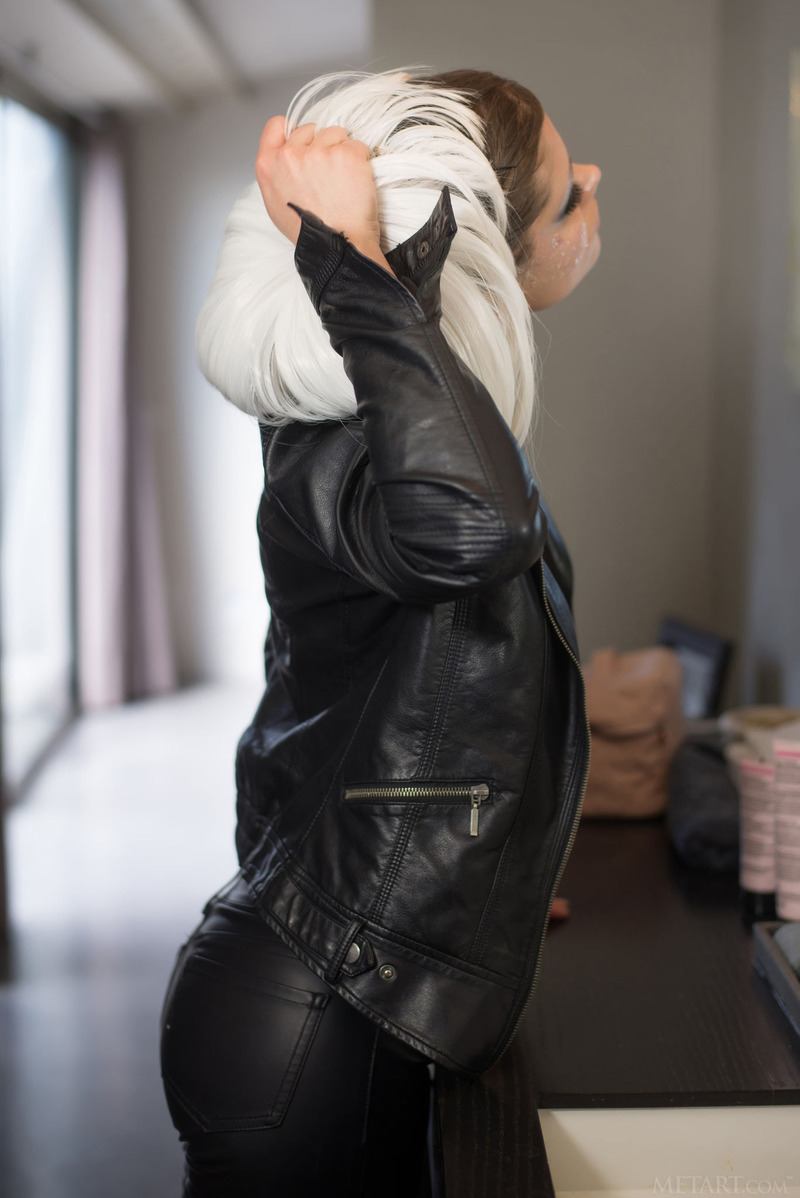 Beautiful Caprice A Looks Simply Stunning 04