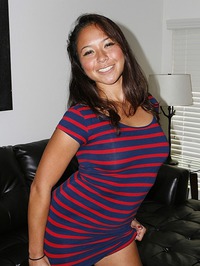 Busty Amateur Janelle 02