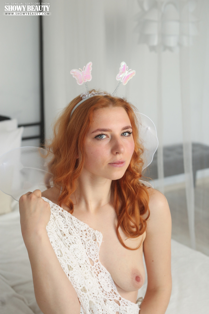Alluring teen beauty 09
