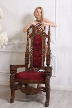 Queen on throne 06